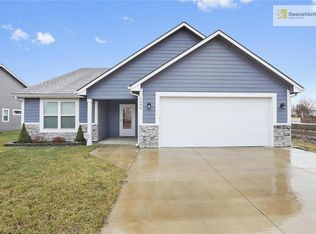 1606 Maple Ter, Eudora, KS 66025