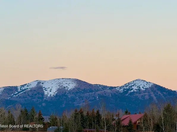 551 Palisade Trl, Driggs, ID 83422