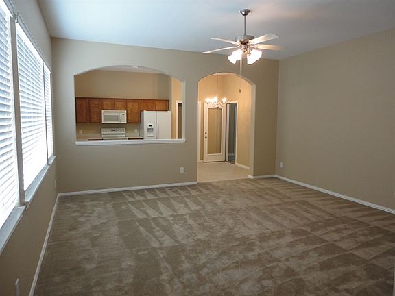 2nd image of 1701 Cambridge Dr