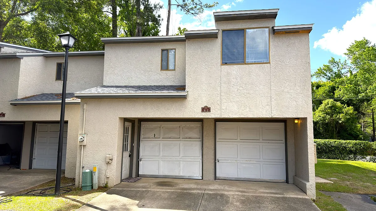 Building Photo - 1315 Airport Dr #B2