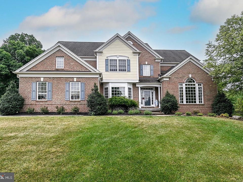 1st image of 57 Deerfield Dr