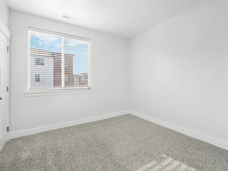 467 N 360 W #N202 — Photo 10