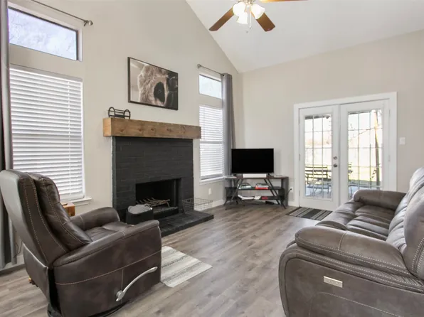 6716 Roxanne Way, Fort Worth, TX 76135