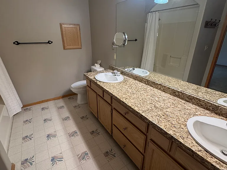 460 Palmetto Dr — Photo 13