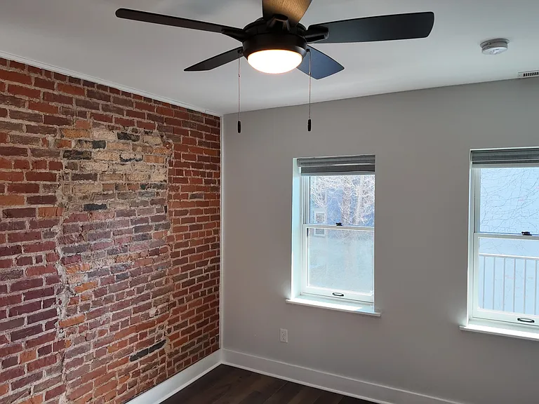 142 E Clifton Ave #3 — Photo 6