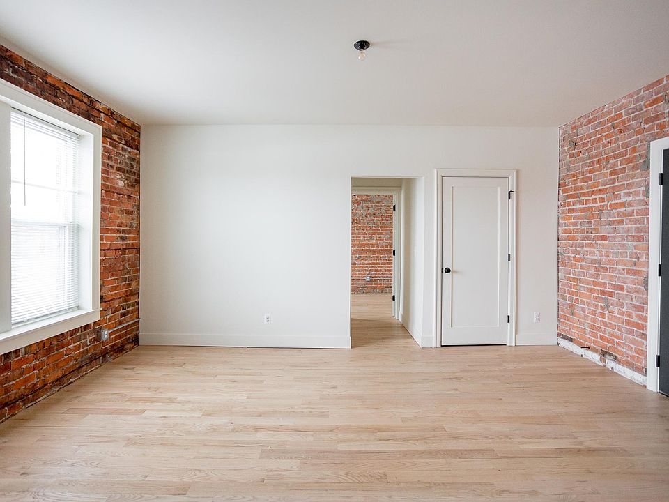 1st image of 27 E Willis St #C