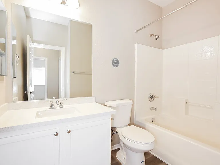 1704 Mizzenmast Ave — Photo 14