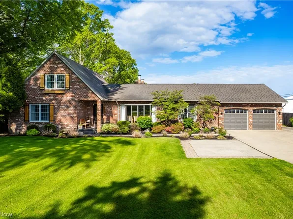 4802 Center Rd, Avon, OH 44011