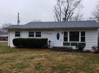 9206 Chenault Rd, Louisville, KY 40272