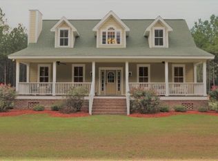 391 Timber Bay Dr, Cottageville, SC 29435