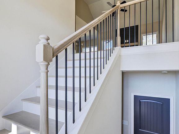 3rd image of 353 Hampton Oaks Cir