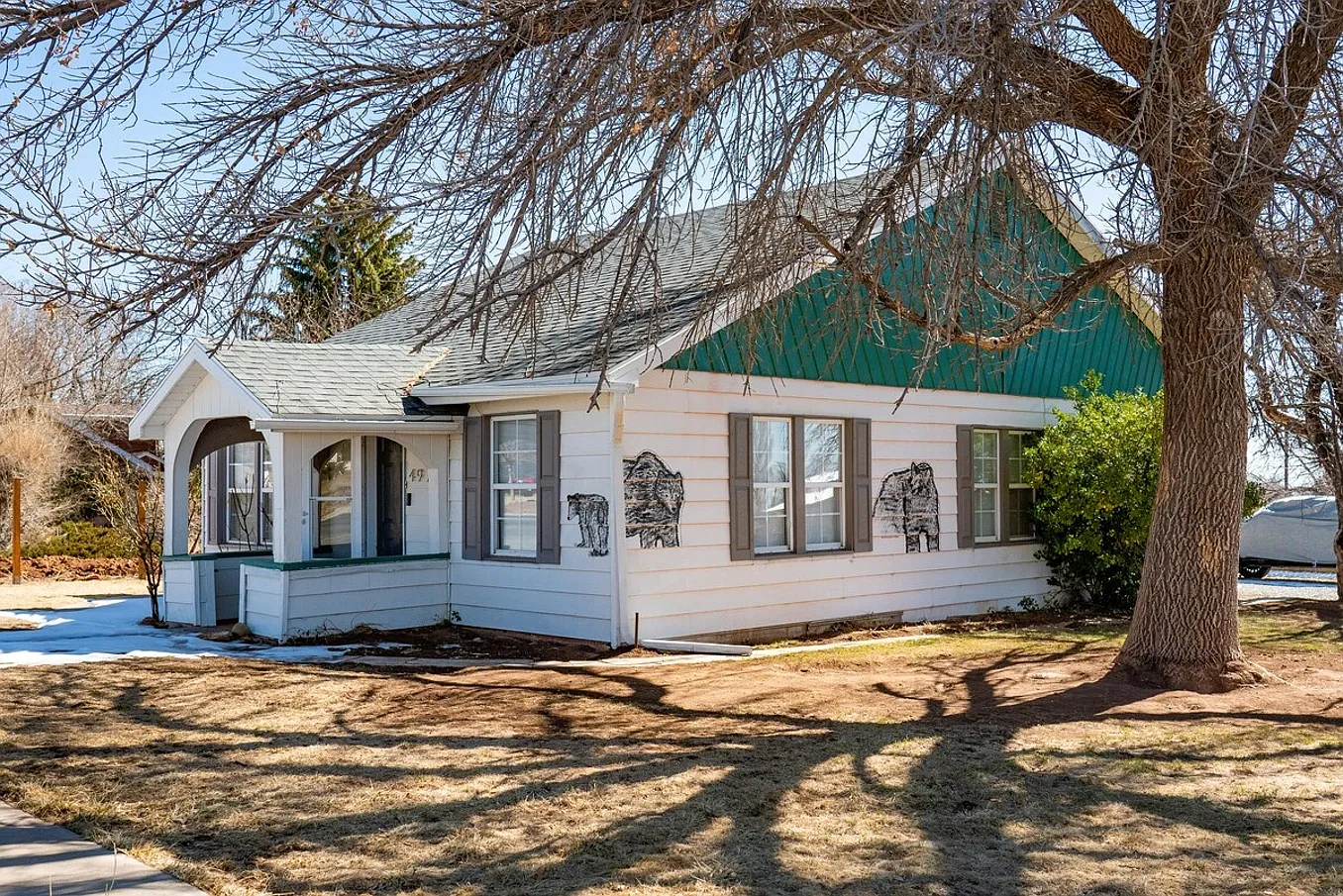 5 bed, $8,250 — Photo 3