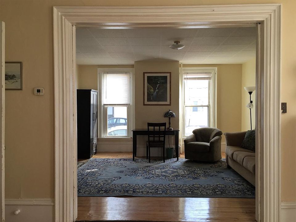Large living space with foldout coach