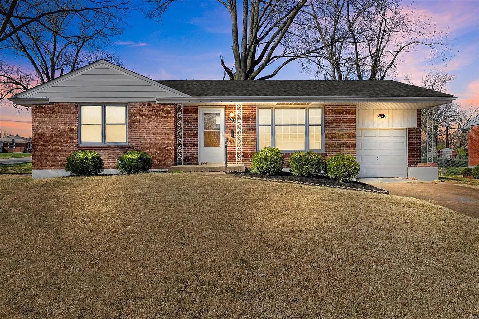 9365 Hathaway Dr photo 1
