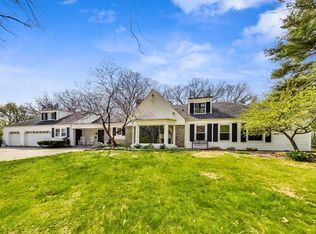 10609 Haegers Bend Rd, Barrington, IL 60010