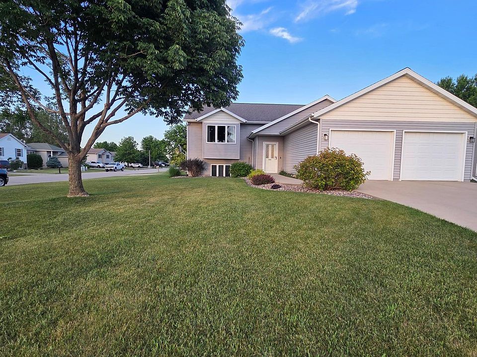 1st image of 902 Nancy Ct SW