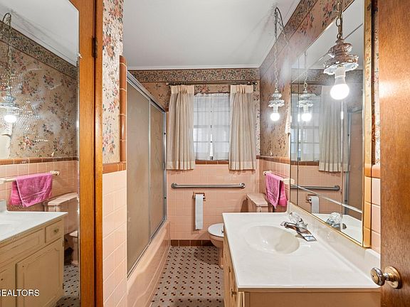 5th image of 505 Brewer St