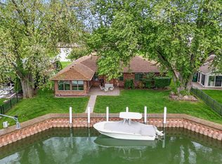 41397 Clairpointe St, Harrison Township, MI 48045