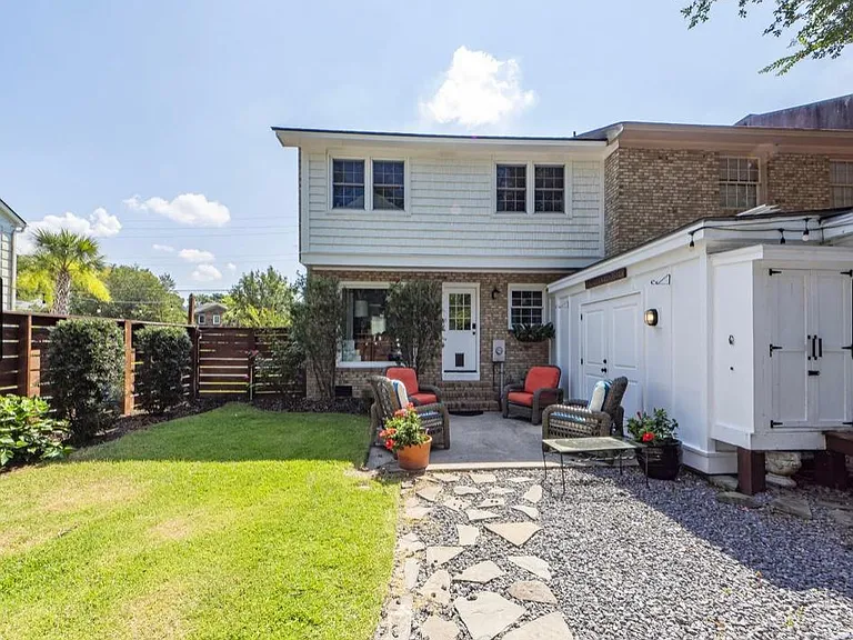 955 Cottingham Dr — Photo 17