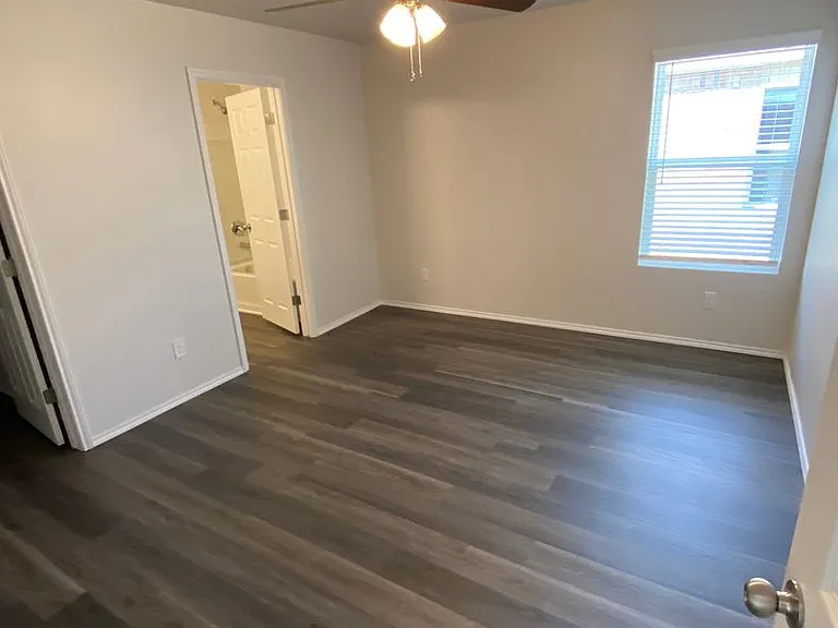 2027 Taylor St — Photo 13