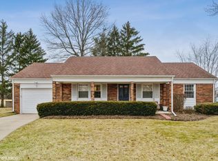 7 Knight Hill Ct, Buffalo Grove, IL 60089