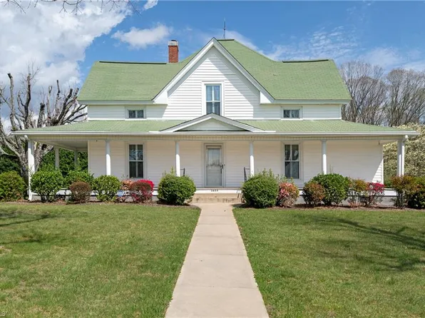 3655 Beroth Cir, Pfafftown, NC 27040