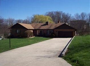 418 Shorewood Ct, Valparaiso, IN 46385