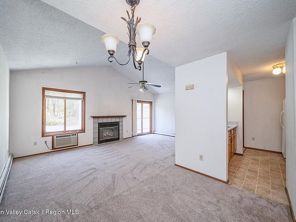 3rd image of 9 Rock Maple Road