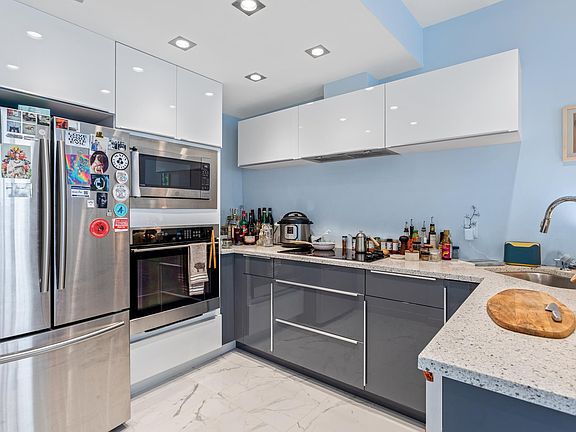 5th image of 1460 Ocean Dr #506