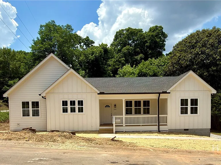 294 Moreland Ave — Photo 1