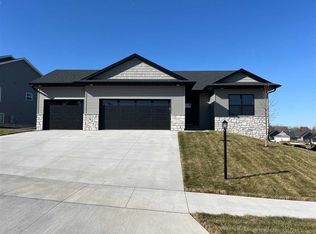 1415 Legend Dr, Tiffin, IA 52340