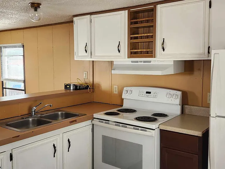 7 Otis Ln — Photo 6