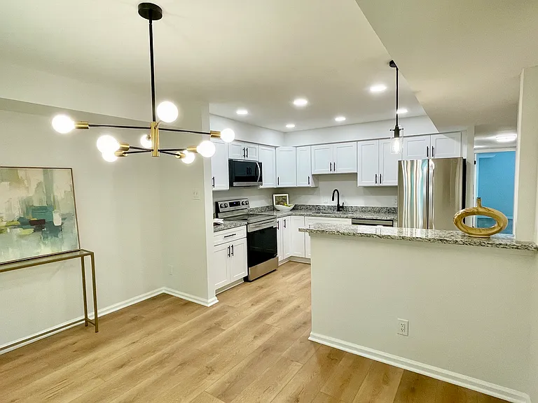 3 Pickering Ct #102 — Photo 4