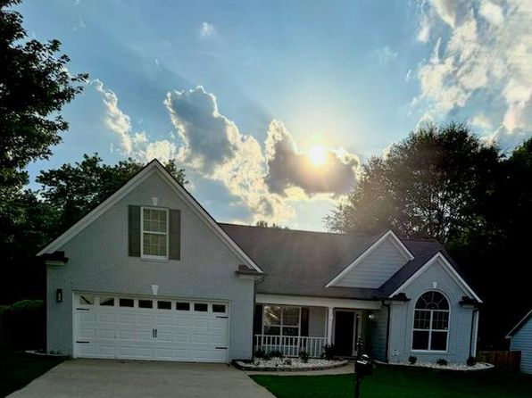 920 Charles Hall Dr