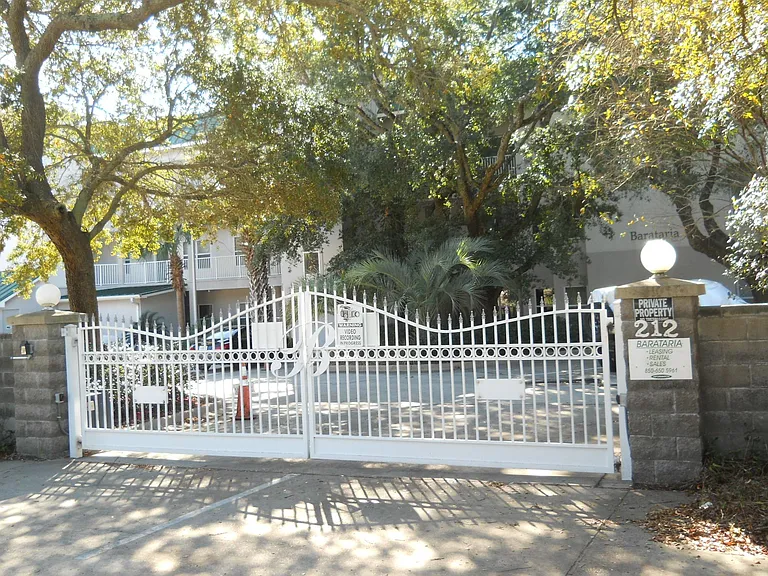 212 Harbor Blvd — Photo 3