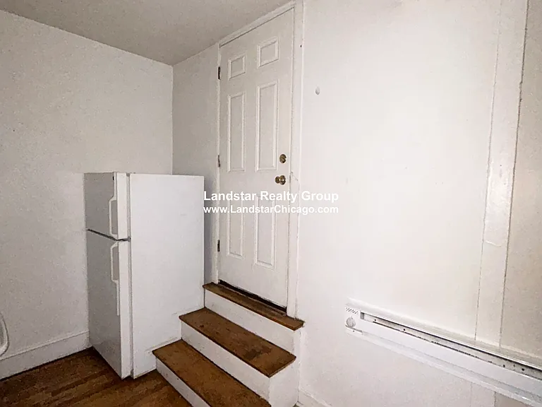 2859 W Berteau Ave #G — Photo 10