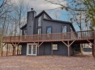 1782 Glade Dr, Long Pond, PA 18334