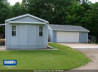 2173 Ray Ln, Krakow, WI 54137