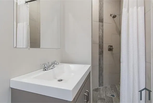 Studio, $695 — Photo 4