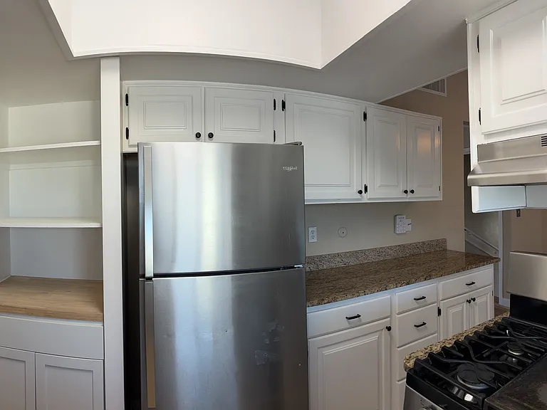 5527 Carousel Dr — Photo 11