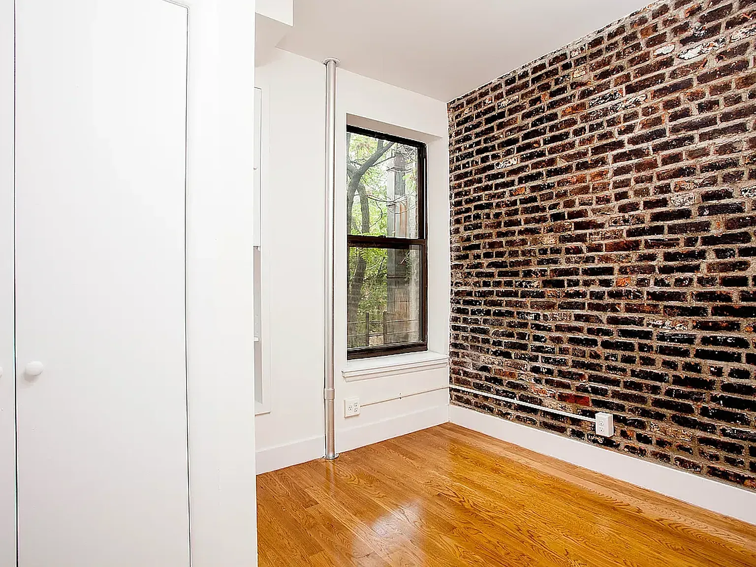 506 East 13th Street — Photo 3