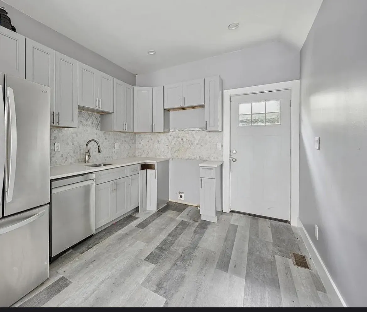 3 bed, 1100 sqft, $1,900 — Photo 4