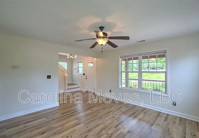 8 Emmaline St — Photo 3