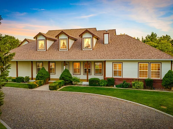 1973 Arabian Ln, Gardnerville, NV 89410