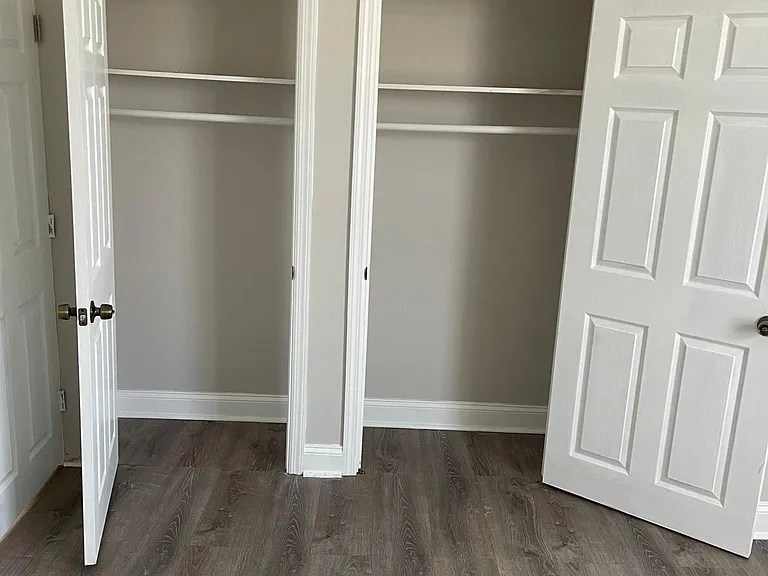 5046 Market St — Photo 14