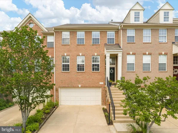 2662 Logan Wood Dr, Herndon, VA 20171