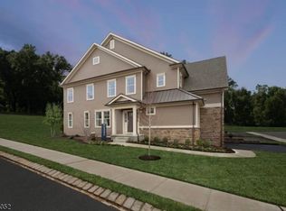 21 Albie Dr, Mountain Lakes, NJ 07046