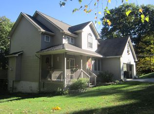 104 Mountain Laurel Ct E, Shohola, PA 18458