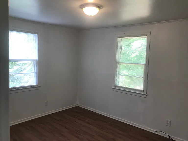 2215 Ivy Rd — Photo 8