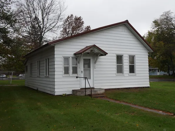202 7th St SW, Little Falls, MN 56345